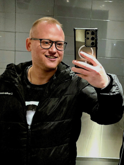 Norbert, 37 �ves t�rskeres� f�rfi, Miskolc