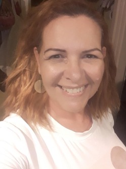 M�NIKA, 55 �ves t�rskeres� n�, Tisza�jv�ros