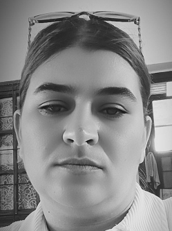 Anik�, 37 �ves t�rskeres� n�, Lipt�d