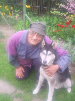 GYUSZI, 69 �ves t�rskeres� f�rfi, Alm�skamar�s