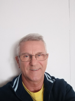 G�bor, 67 �ves t�rskeres� f�rfi, Ag�rd