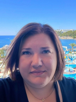 Melinda, 44 �ves t�rskeres� n�, Madocsa