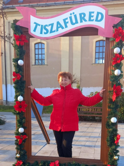 Julianna, 76 �ves t�rskeres� n�, Ab�dszal�k