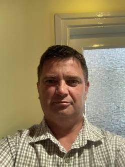 Imre, 44 �ves t�rskeres� f�rfi, Kunhegyes