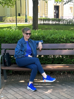 NaNa, 55 �ves t�rskeres� n�, Nagyk�ta