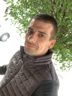 Peter, 40 �ves t�rskeres� f�rfi, Bicske
