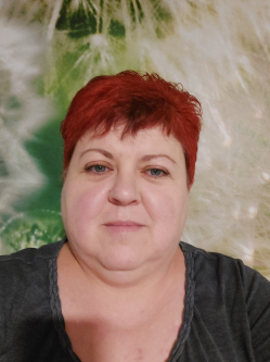 Kinga, 50 �ves t�rskeres� n�, Mikossz�plak
