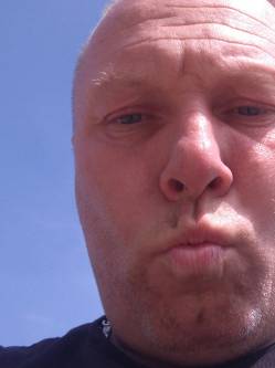 Szabolcs, 42 �ves t�rskeres� f�rfi, Tolm�cs