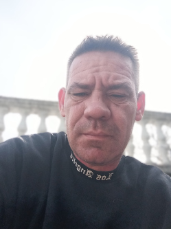Jancsi, 46 �ves t�rskeres� f�rfi, Si�fok