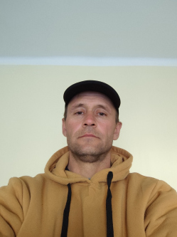 Attila, 47 �ves t�rskeres� f�rfi, Helv�cia