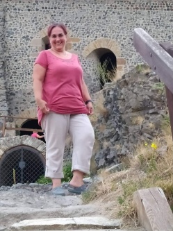 Zsuzsanna, 56 �ves t�rskeres� n�, Salg�tarj�n