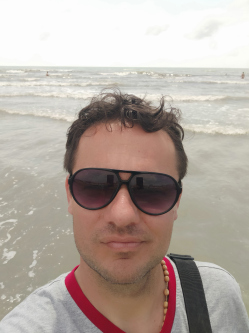 Krisztian, 47 �ves t�rskeres� f�rfi, K�rmend