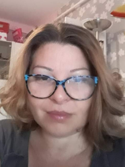 T�nde, 55 �ves t�rskeres� n�, Nagyat�d