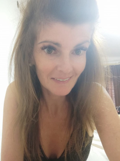 Nikoletta, 40 �ves t�rskeres� n�, Mocsa