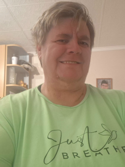 Annam�ria, 54 �ves t�rskeres� n�, Duna�jv�ros