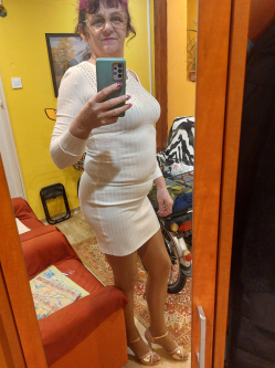 Izabella, 63 �ves t�rskeres� n�, Albertirsa