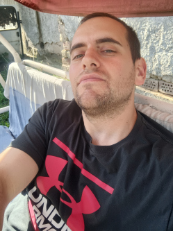 P�ter, 34 �ves t�rskeres� f�rfi, Hej�szalonta