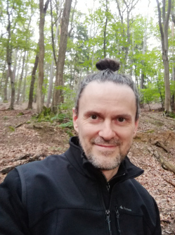 Zsolt, 52 �ves t�rskeres� f�rfi, �gfalva