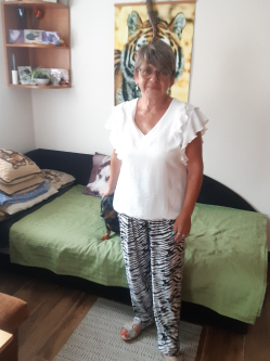 Edit, 64 �ves t�rskeres� n�, J�szber�ny