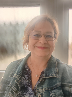 Anik�, 56 �ves t�rskeres� n�, B�k�scsaba