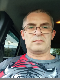 L�szl�, 44 �ves t�rskeres� f�rfi, Hatvan