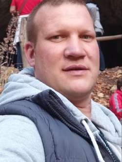 Sanyi, 42 �ves t�rskeres� f�rfi, Tiszaszentimre