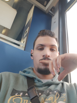 Levente, 26 �ves s�regresi t�rskeres� f�rfi
