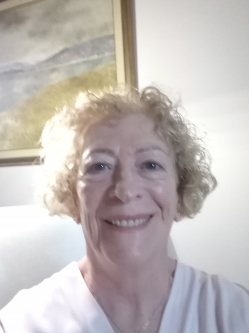 �va, 70 �ves t�rskeres� n�, Balatonbogl�r