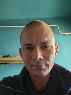 L�szl�, 40 �ves t�rskeres� f�rfi, Szeged