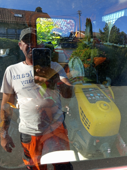 J�nos, 44 �ves romonyai t�rskeres� f�rfi