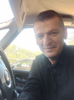 L�szl�, 46 �ves t�rskeres� f�rfi, Budapest