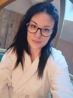 Roz�lia, 33 �ves t�rskeres� n�, Szeged