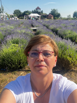 Kl�ra, 50 �ves t�rskeres� n�, Bocskaikert
