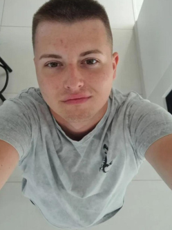 Barna, 25 �ves kecskem�ti t�rskeres� f�rfi
