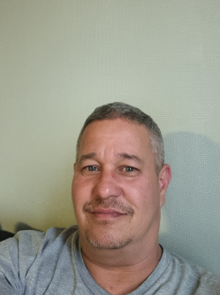 L�szl�, 48 �ves t�rskeres� f�rfi, Oestlandet