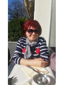 Anna, 79 �ves tapolcai t�rskeres� n�