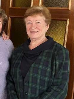 Szilvia, 79 �ves t�rskeres� n�, Nagykov�csi