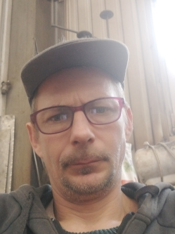 Jozsef, 47 �ves t�rskeres� f�rfi, Tiszaeszl�r