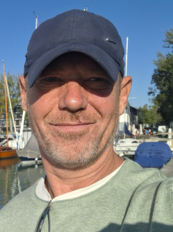 Zsolt, 54 �ves t�rskeres� f�rfi, Budapest
