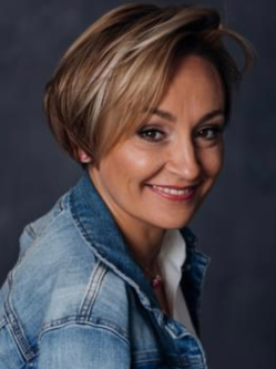 Kata, 49 �ves p�csi t�rskeres� n�