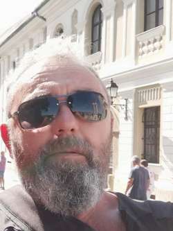 Tamas, 62 �ves t�rskeres� f�rfi, Domb�v�r
