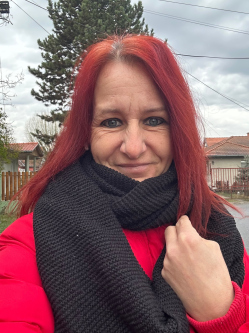 Bea, 48 �ves t�rskeres� n�, Szigethalom