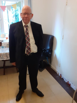 Istv�n, 60 �ves t�rskeres� f�rfi, Budapest