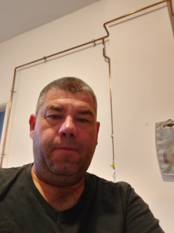 Ferenc, 47 �ves t�rskeres� f�rfi, Pet�fib�nya