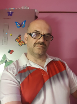 Tamas, 56 �ves budapesti t�rskeres� f�rfi