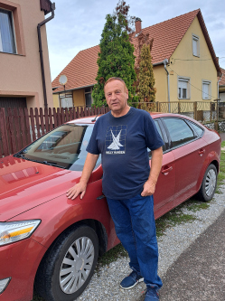 J�nos, 61 �ves t�rskeres� f�rfi, Mez�k�vesd