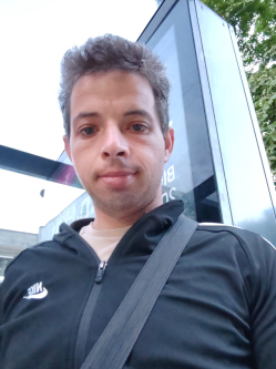 Tibor, 31 �ves Topon�r-i t�rskeres� f�rfi