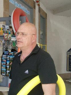 Gyula, 63 �ves t�rskeres� f�rfi, Sz�zhalombatta