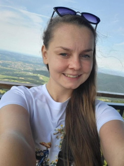 Piroska, 28 �ves t�rskeres� n�, P�cs