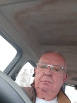 Istvan, 65 �ves t�rskeres� f�rfi, D�ms�d